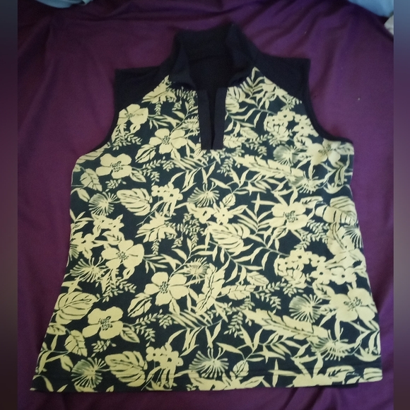 3/$15 Floral print sleeveless - Picture 1 of 4